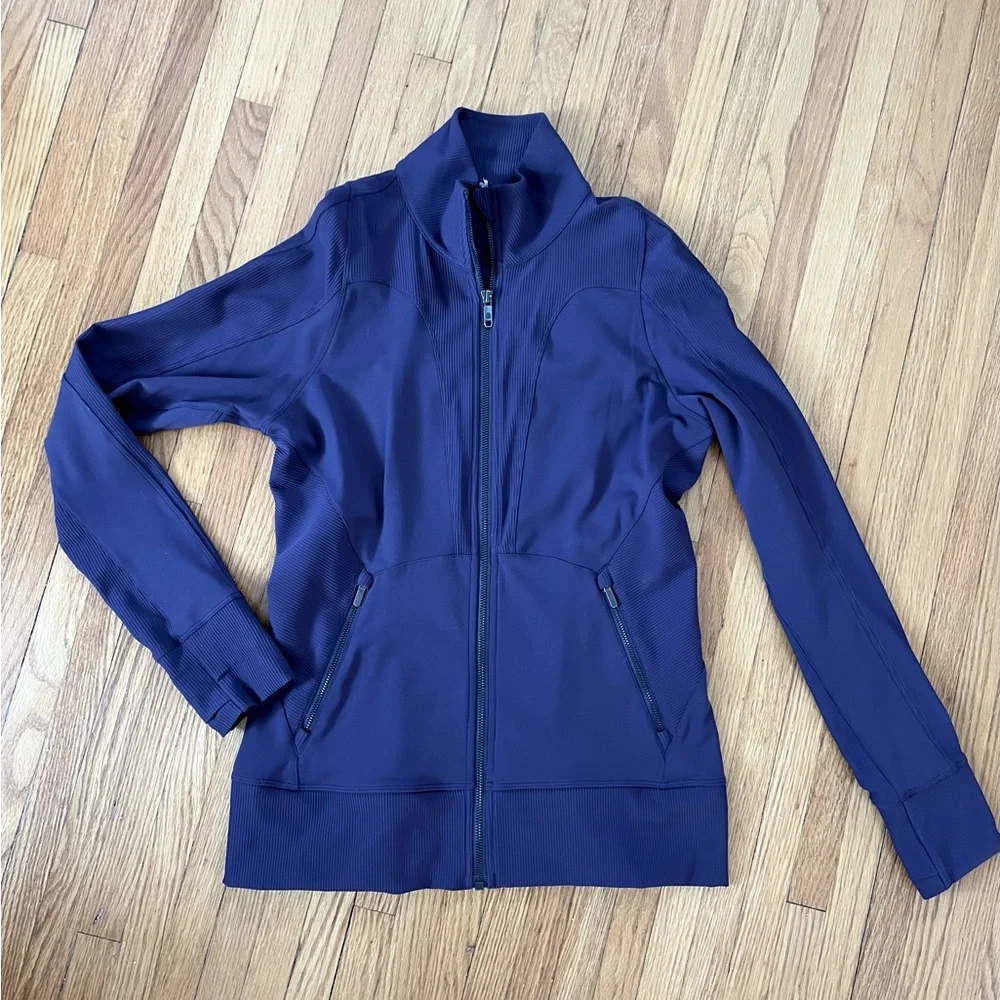 Lululemon Movement To Movement Jacket
Cyber Purple - Picture 5 of 9